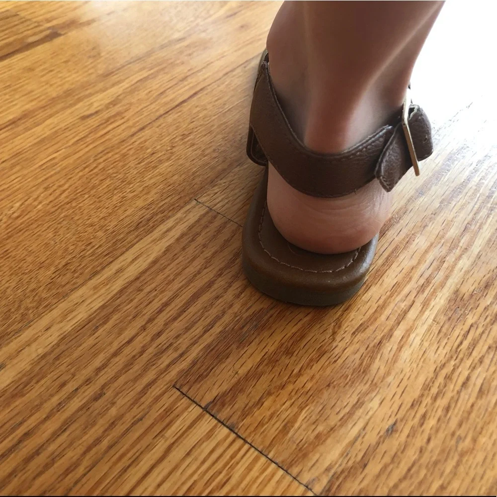 Cherokee Brown Sandals
